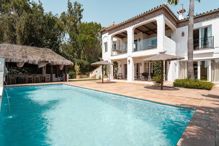 Villa for 20 people, with garden, child-friendly - 1