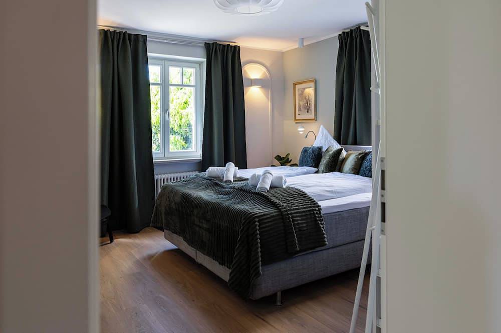Ganze Wohnung, Neu und zentral! Traumhafte 100qm Fewo mit Terrasse, Sauna und Seeblick. in Allensbach, Untersee