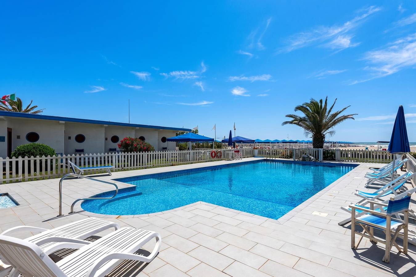 Ganze Wohnung, La Casina Del Pescatore On the Beach in Lido di Camaiore, Pietrasanta