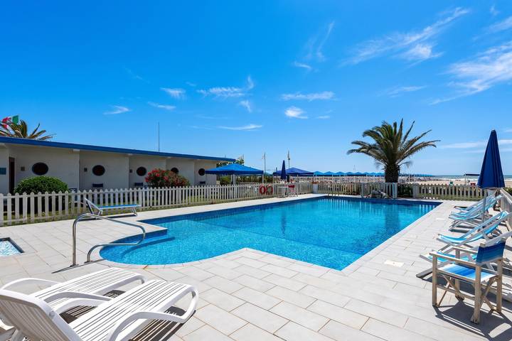 Gîte pour 4 personnes, avec vue sur l’océan et piscine, adapté aux familles à Pietrasanta - 3
