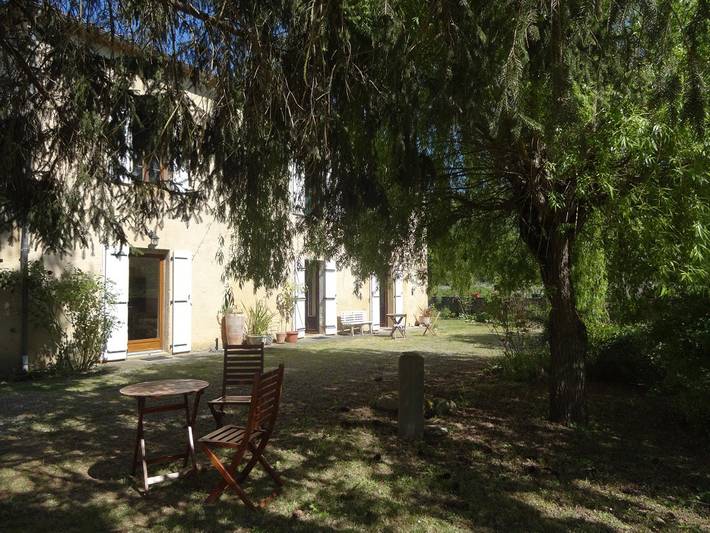 Chambre d’hôte pour 2 personnes, avec jardin à Bézenac