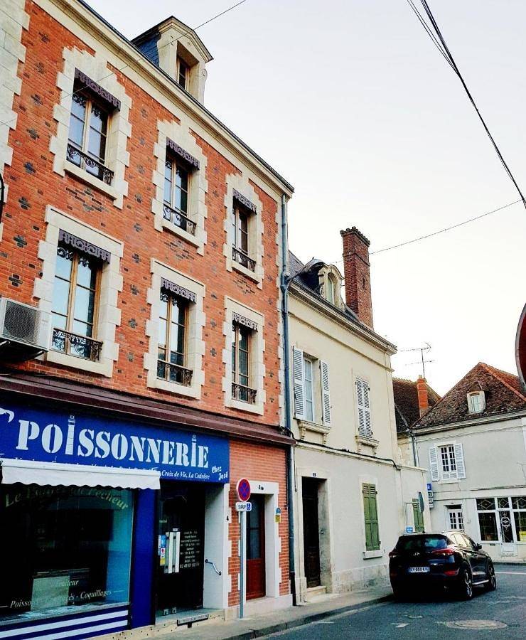 Appartement entier, Appartement Duplex Totalement Meublé et Équipé in Lignières, Saint-Amand-Montrond