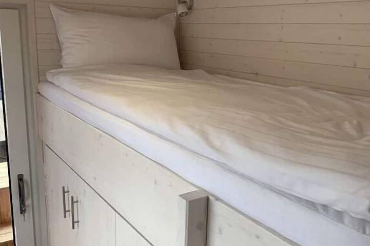 Hausboot für 4 Personen, mit Terrasse und Pool in Burgtiefe - 3