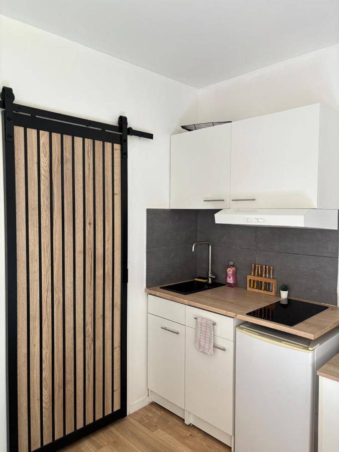 Appartement entier, Lovely studio 600 m Arkéa Arena in Floirac, Région de Bordeaux