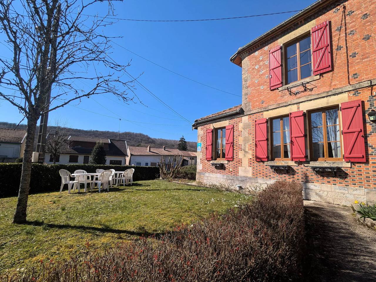 6 personas in Futeau, Verdún