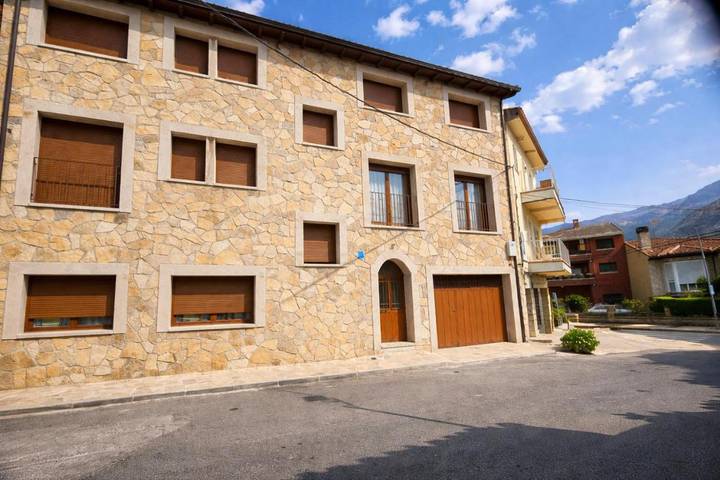 Casa rural para 24 personas, con vistas y terraza en Valle del Alberche - 2