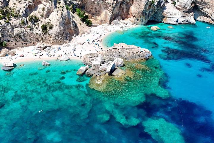 Casa vacanza per 2 persone, con panorama e balcone in Baunei
