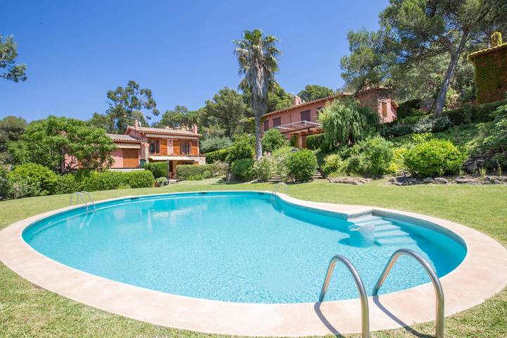 Villa voor 6 personen, with Terras and Tuin as well as Zwembad in Llafranc