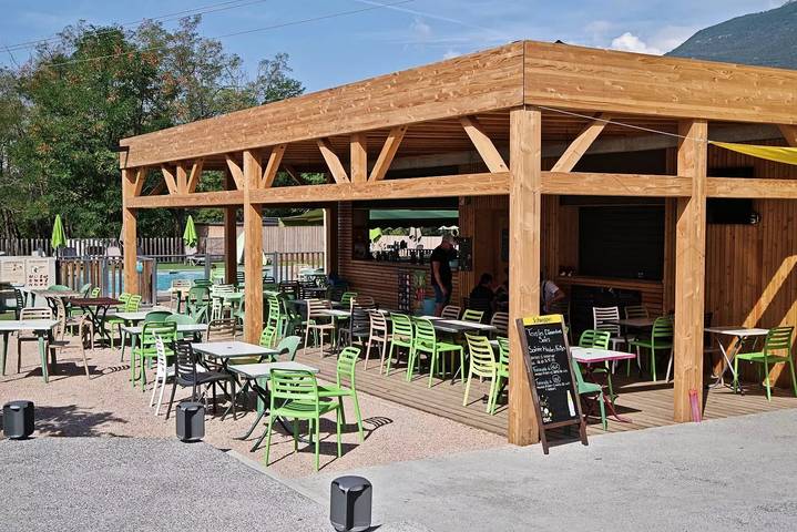 Gîte pour 5 personnes, avec vue ainsi que terrasse et piscine, animaux acceptés dans Lac de Serre-Ponçon - 2