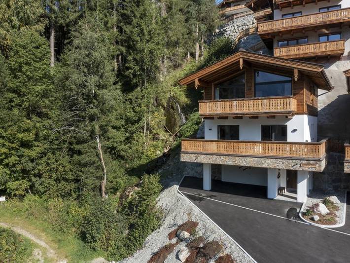 Chalet für 6 Personen, mit Balkon und Pool sowie Balkon/Terrasse und Sauna, kinderfreundlich