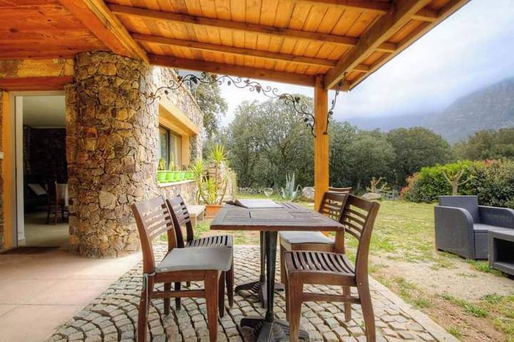 Gîte pour 5 personnes, avec jardin, animaux acceptés à Moltifao