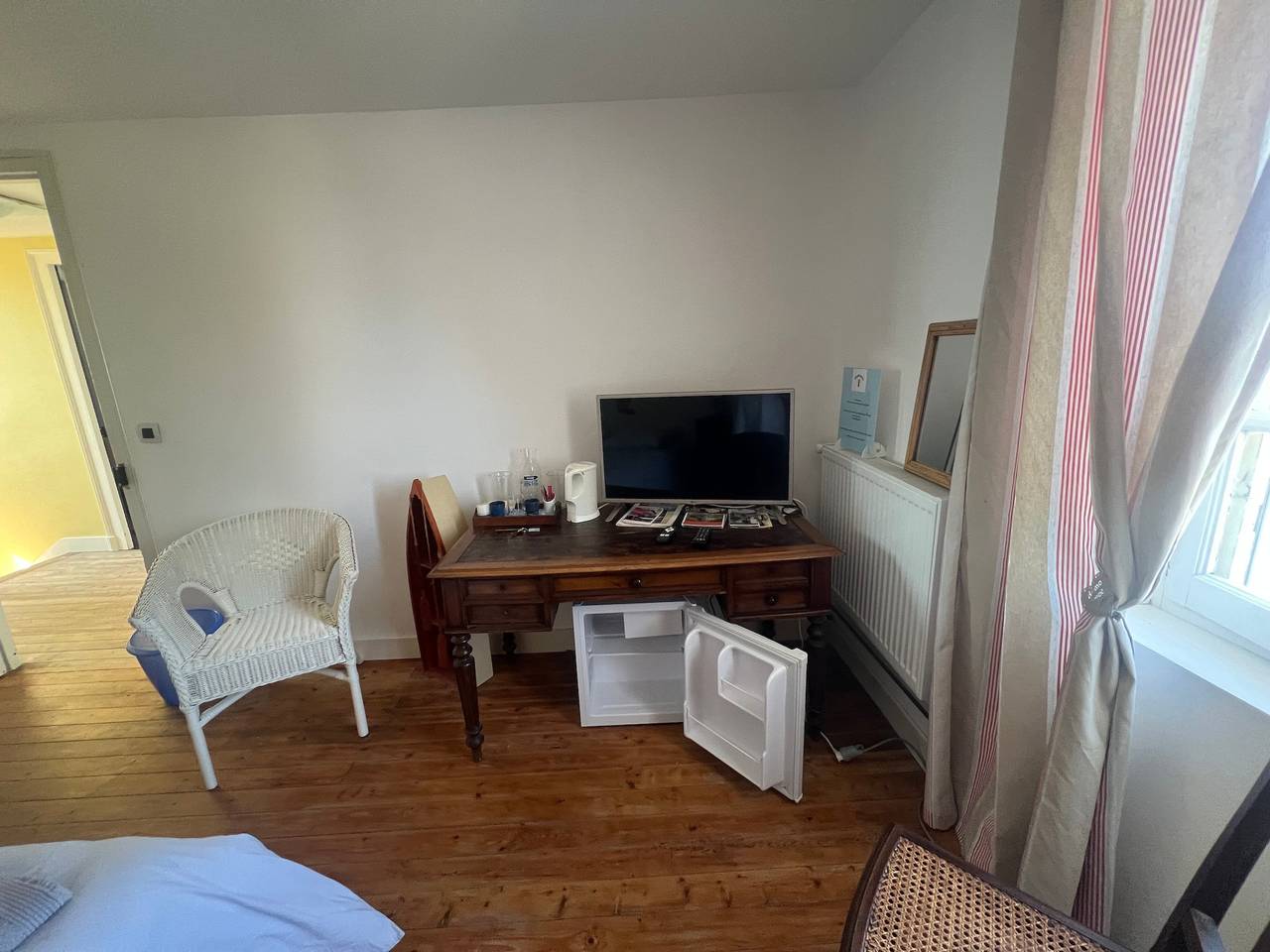 Chambre d’hôtes avec terrasse partagée, jardin privé et Wi-Fi in Dives-sur-Mer, Région de Lisieux