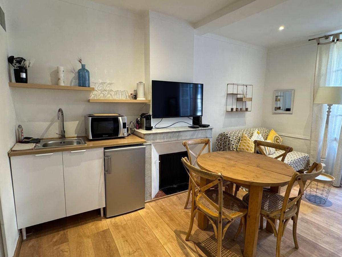 Appartement entier, Nid d amour en plein coeur des clochets in Le Beausset, Côte méditerranéenne (France)