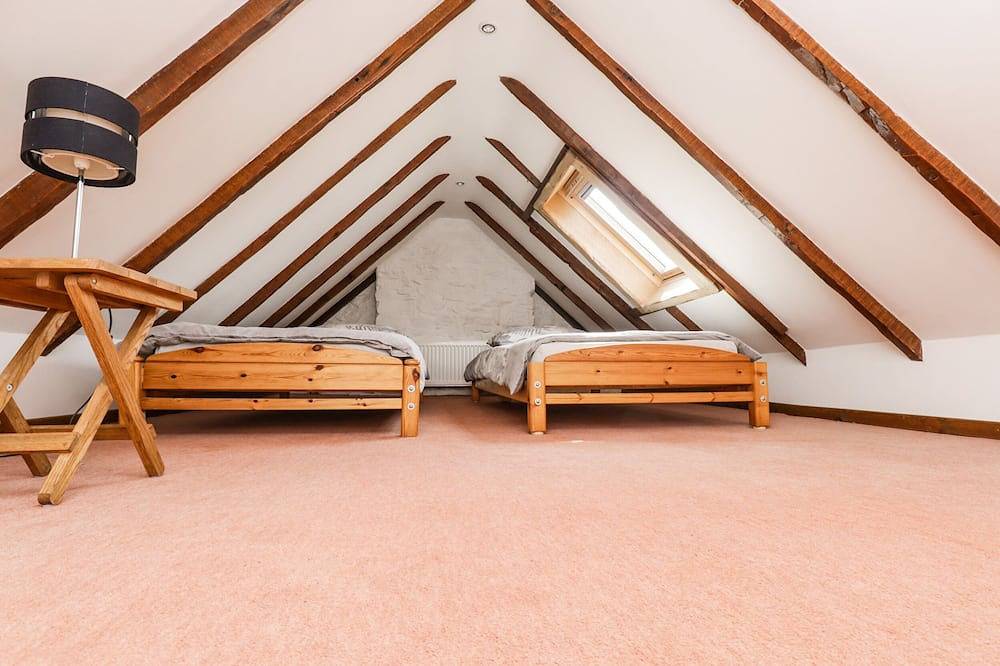 2 Burnside Place, pet friendly in Kirkcudbright in Kirkcudbright, Dumfries and Galloway
