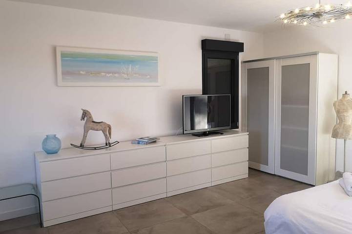 Location de vacances pour 10 personnes, avec terrasse ainsi que jardin et jacuzzi à Saint-Génis-des-Fontaines - 4