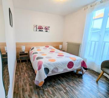 Gîte pour 2 personnes, avec terrasse dans Thermes Berot