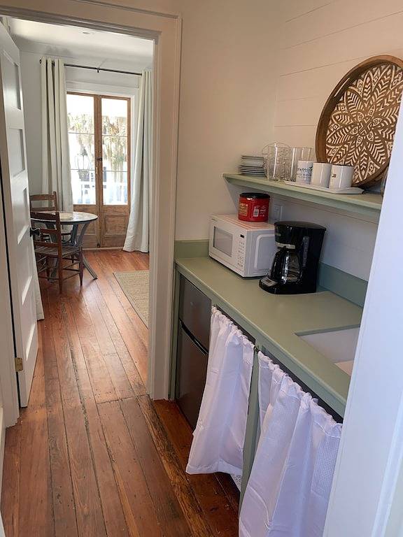 Completely Renovated Historic Home in Perfect Location of Downtown Beaufort in Beaufort, Beaufort County