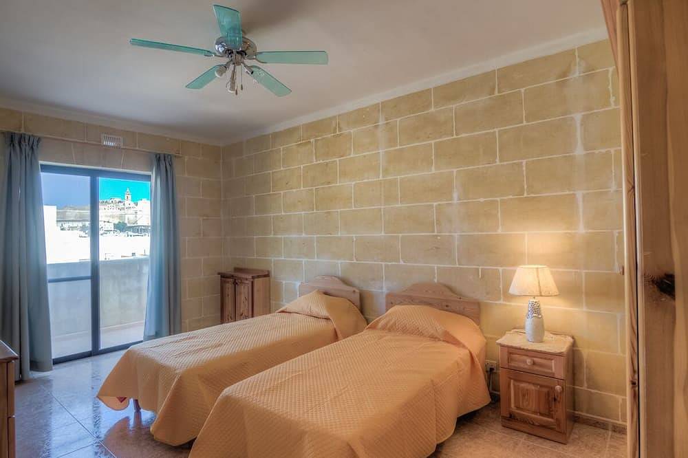 Apartamento inteiro, Modern 3rd floor penthouse + air conditioning in a perfect location in Victoria in Victoria (Malta), Gozo (Malta)