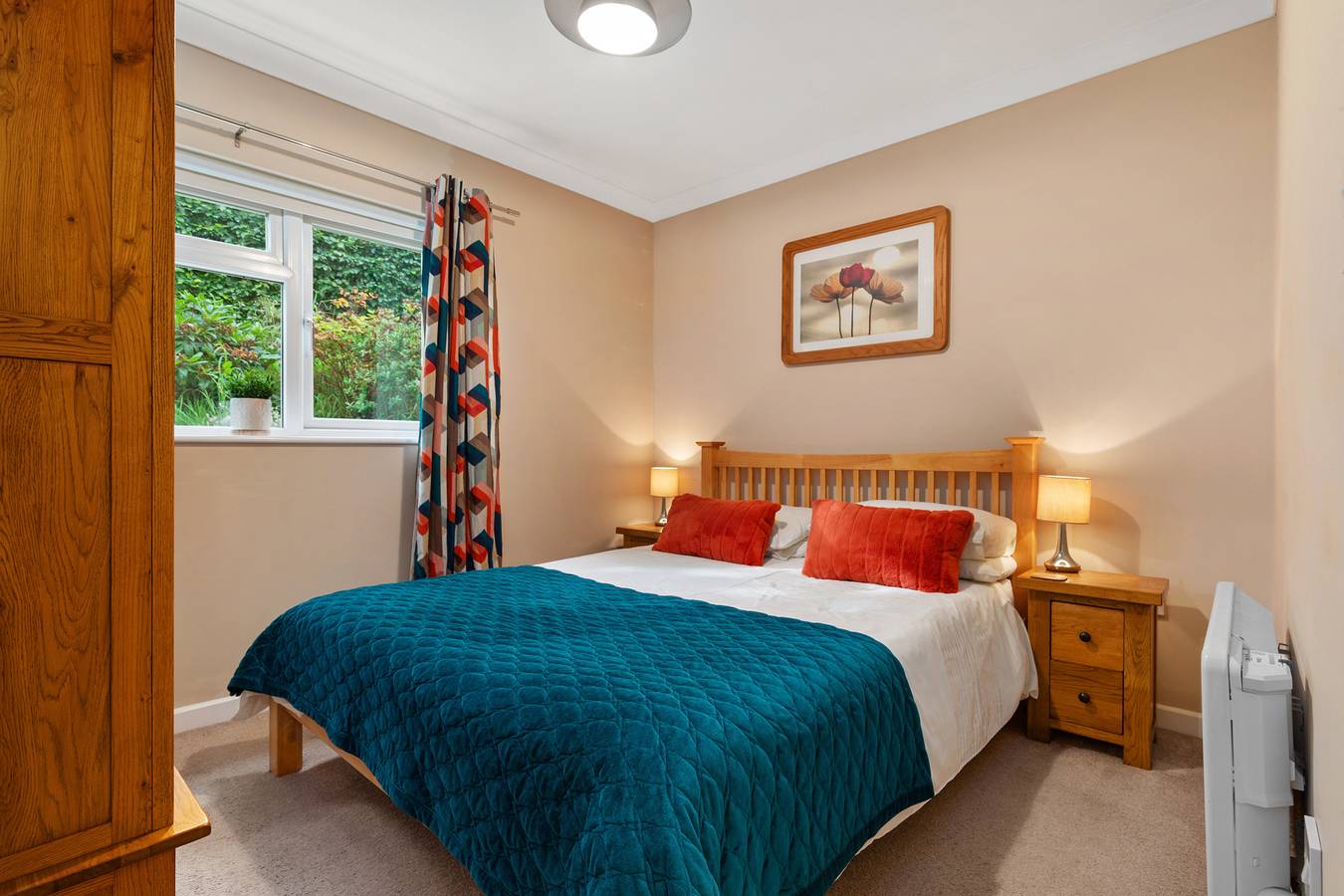 Entire apartment, St Helens Apartment 2 - Short Walk to Beach in Amroth, Pembrokeshire