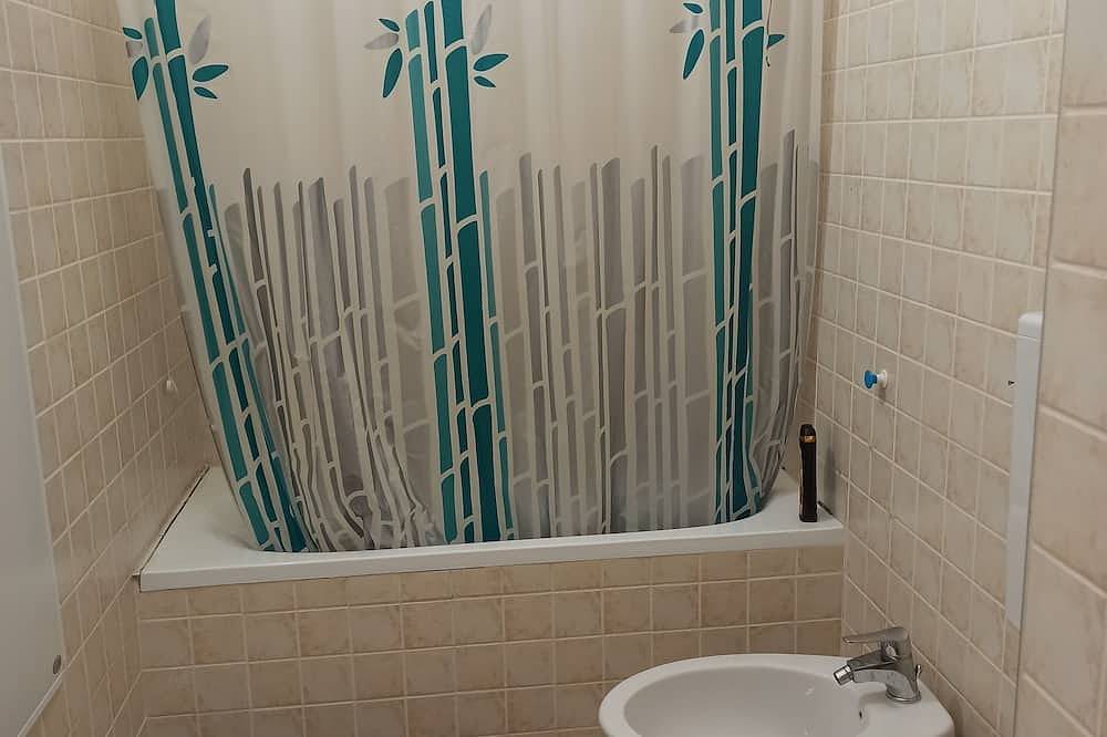 Entire apartment, Renovated studio apartment by the sea - Co-Aaut 9056-Lt-0376 in Savona (City), Savona