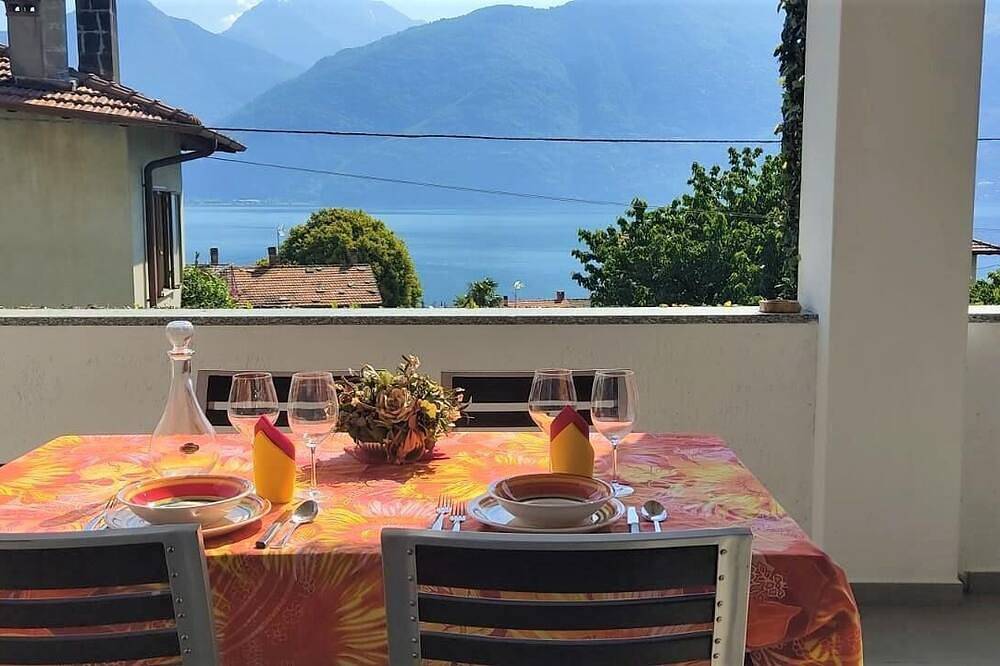 Ganze Wohnung, Simone Ferienwohnung mit Seeblick in Acquaseria, Comune di San Siro