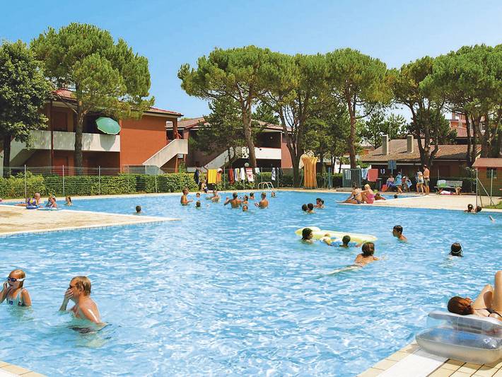 Ferienwohnung für 6 Personen, mit Kinderpool und Balkon in Bibione