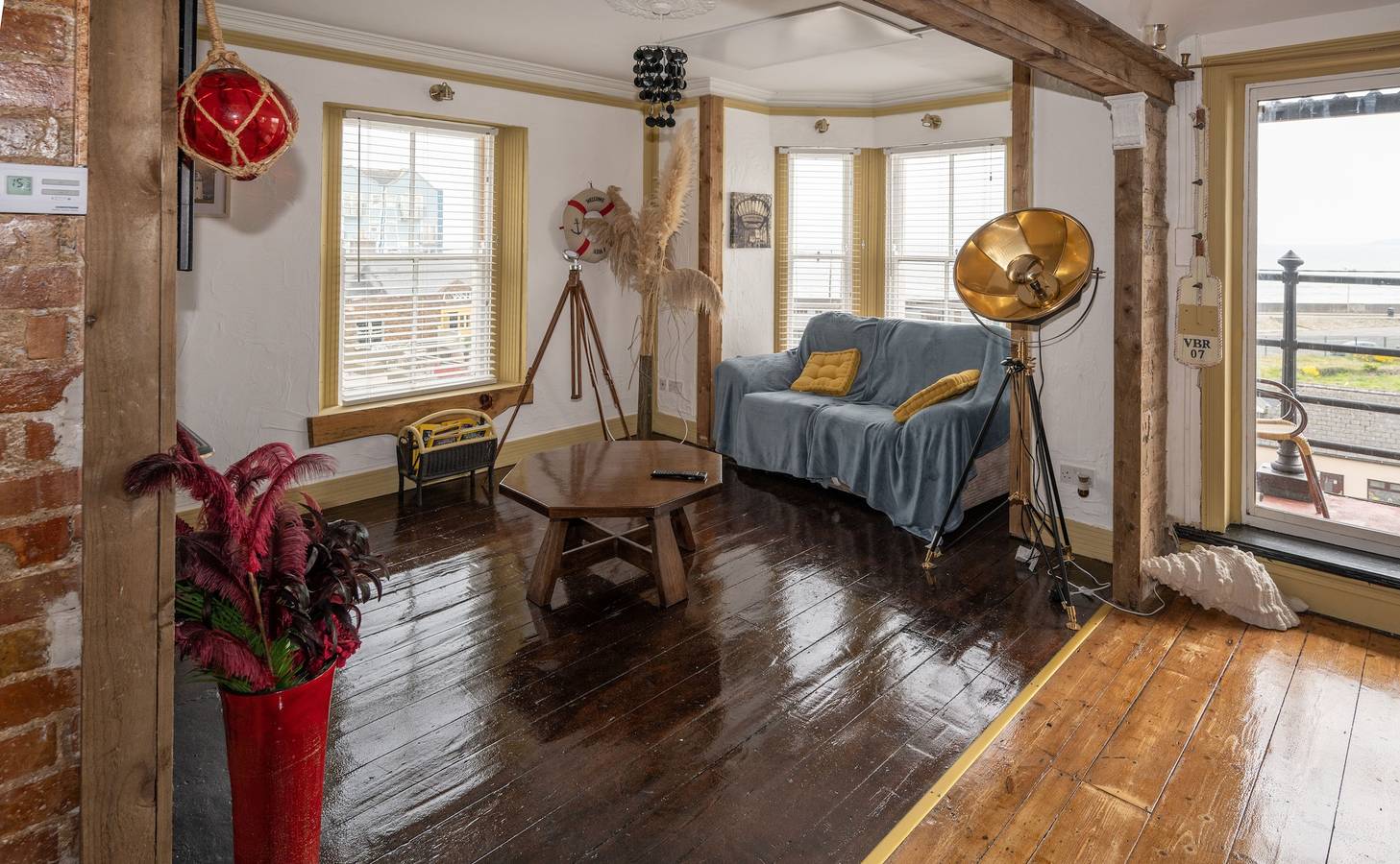 Apartamento vacacional entero, Sleeps 6 - 100mfrombeach - Ocean View Balcony in Youghal, Munster