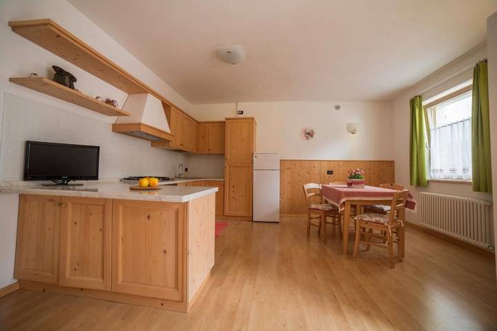 Appartamento per 4 persone, con panorama e giardino a Folgaria