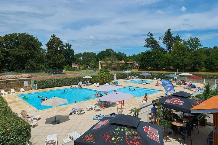 Ferienpark für 6 Personen, mit Ausblick und Kinderpool sowie Garten und Pool, mit Haustier - 1