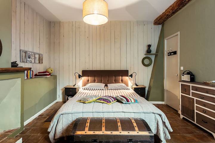 Stilvolles Steinhaus: private Dachterrasse, Designerküche, sicherer Parkplatz in Pézenas, Mittelmeerküste (Frankreich)