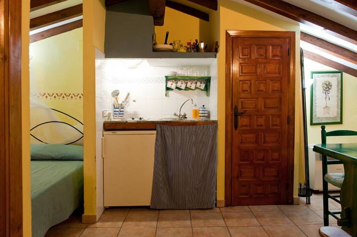 Ganze Wohnung, Komfortable Wohnung in Robledillo de Gata mit Balkon und Aussicht in Robledillo de Gata, Sierra de Gata