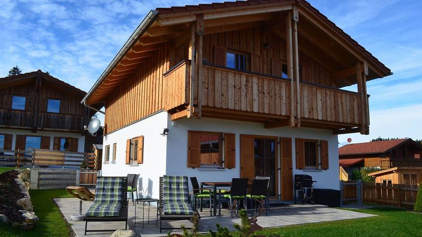 Chalet pour 6 personnes, avec vue et jardin ainsi que vue sur le lac et sauna dans Arrondissement d'Ostallgäu