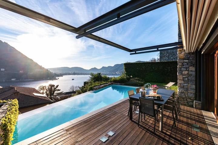 Villa für 11 Personen, mit Ausblick und Garten sowie Pool und Seeblick in Como