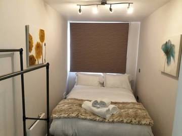 Holiday Letting for 6 People in Birmingham, Birmingham Area, Photo 1