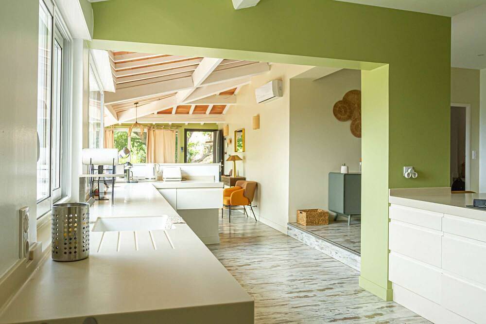La Villa Jausserane Jacuzzi Piscine in Toulon, Côte méditerranéenne (France)