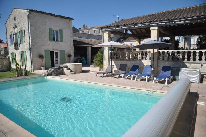 Appartement de vacances pour 5 personnes, avec piscine et jardin