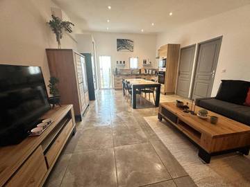 Gîte pour 2 personnes, avec jardin et terrasse à Montaren-et-Saint-Médiers