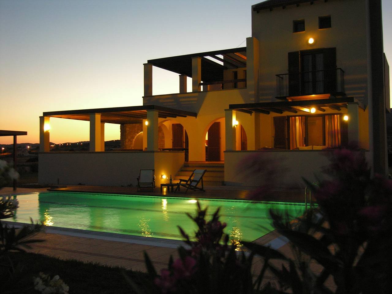 Villa moderna con piscina y jardín in Lachania, Rodas