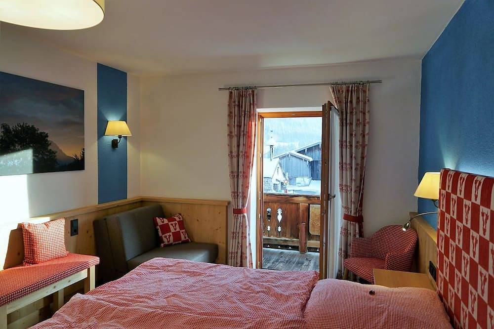 Ganze Wohnung, 2-Raum-Ferienwohnung, ca. 45qm mit sonnigem Südbalkon in Reit im Winkl, Bayerische Alpen