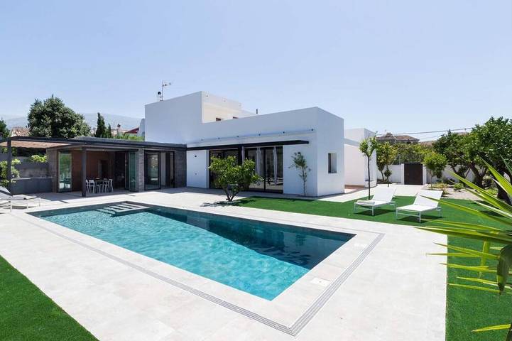 Casa de vacaciones para 6 personas, con jardín además de piscina y balcón en El Valle