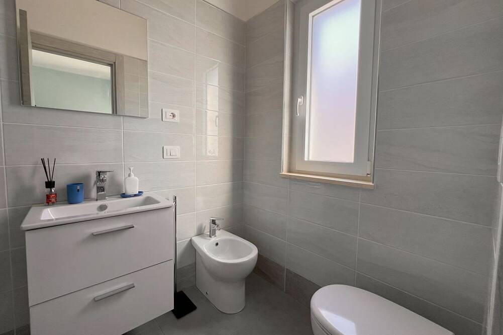 Entire apartment, Cozy and modern apartment a stone's throw from the sea in Paola, Tyrrhenian Coast Kalabria