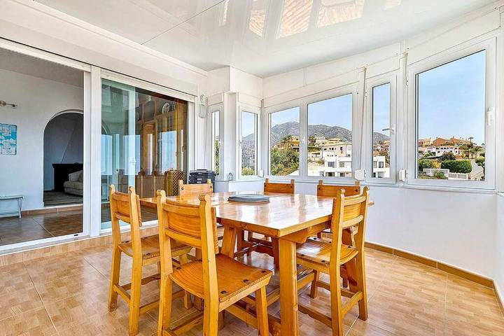 Casa rural para 8 personas, con terraza además de piscina y jardín en Fuengirola - 2