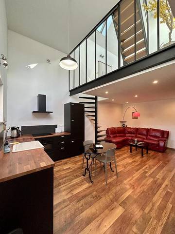 Gîte pour 4 personnes, avec terrasse dans Damigny