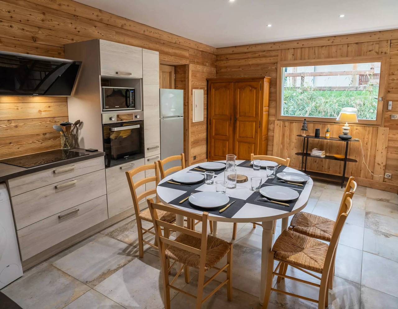 Charming accommodation in the heart of a mountain chalet in Les Orres, Écrins National Park