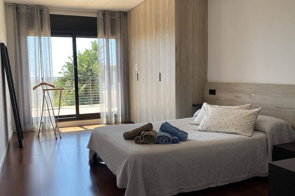 Castelldefels: Haus mit Pool und privatem Garten in Castelldefels, Baix Llobregat