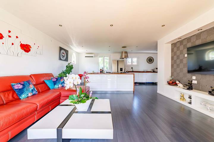 Gîte pour 4 personnes, avec jardin ainsi que piscine et balcon, adapté aux familles à Taradeau - 2