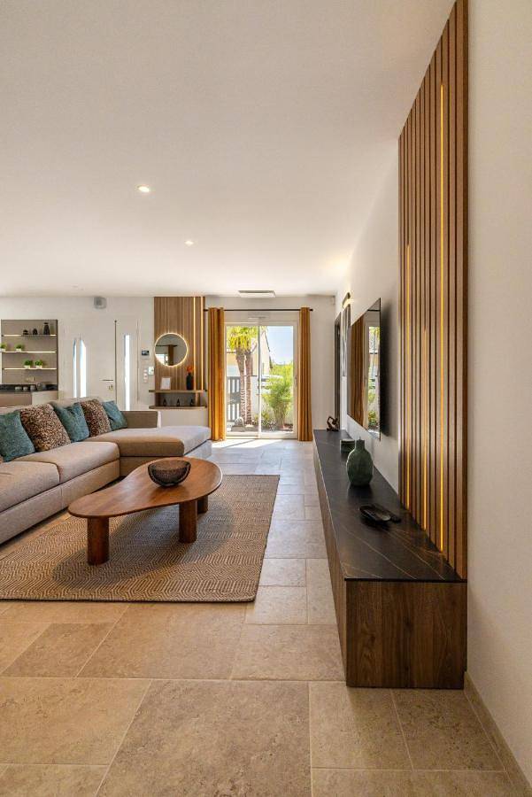 Location de vacances pour 8 personnes, avec jacuzzi ainsi que piscine et jardin à Saint-Ciers-du-Taillon - 4