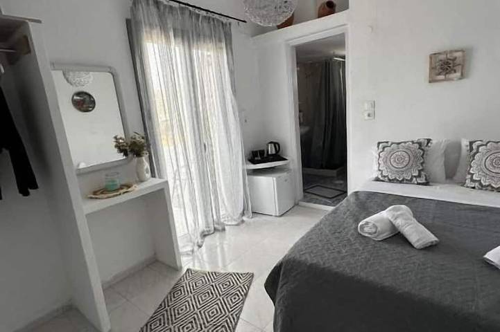 Maison d’hôte pour 2 personnes, avec jardin à Santorin