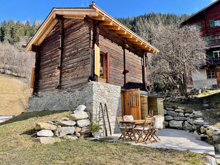 Ferienhaus für 4 Personen, mit Whirlpool und Terrasse sowie Garten und Ausblick