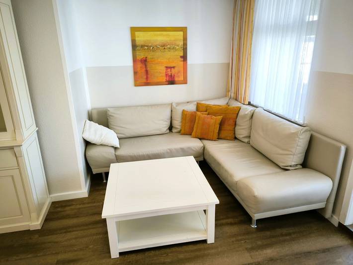 Ganze Wohnung, Villa Sonja 03 mit Meerblick, Wlan & 500 m zum Meer in Göhren in Strand Göhren, Göhren